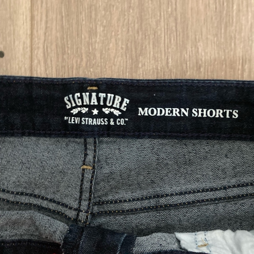 Levi Signature Shorts Sz 12 - Picture 2 of 4
